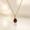 Garnet Necklace in Gold Filled or Sterling Silver with natural garnet gemstone → Dit beschrijft precies wat de foto toont: het product + materiaal + steen.