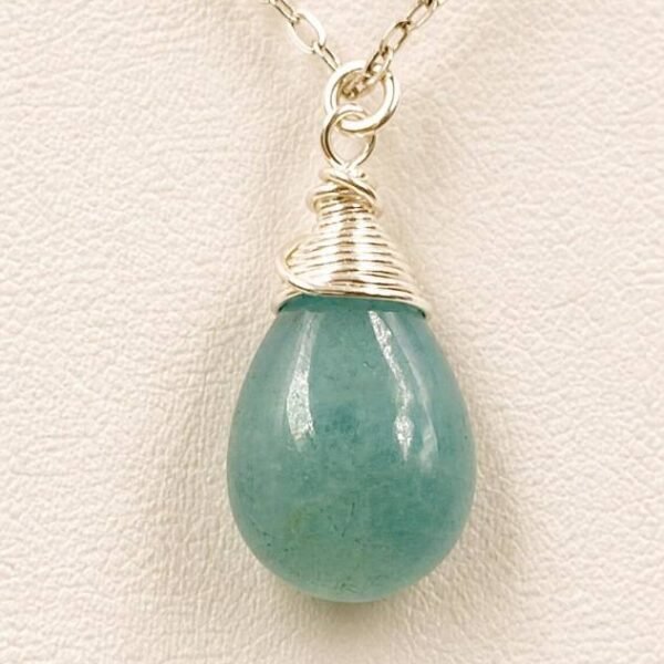 Elegant aquamarine gemstone necklace for everyday wear