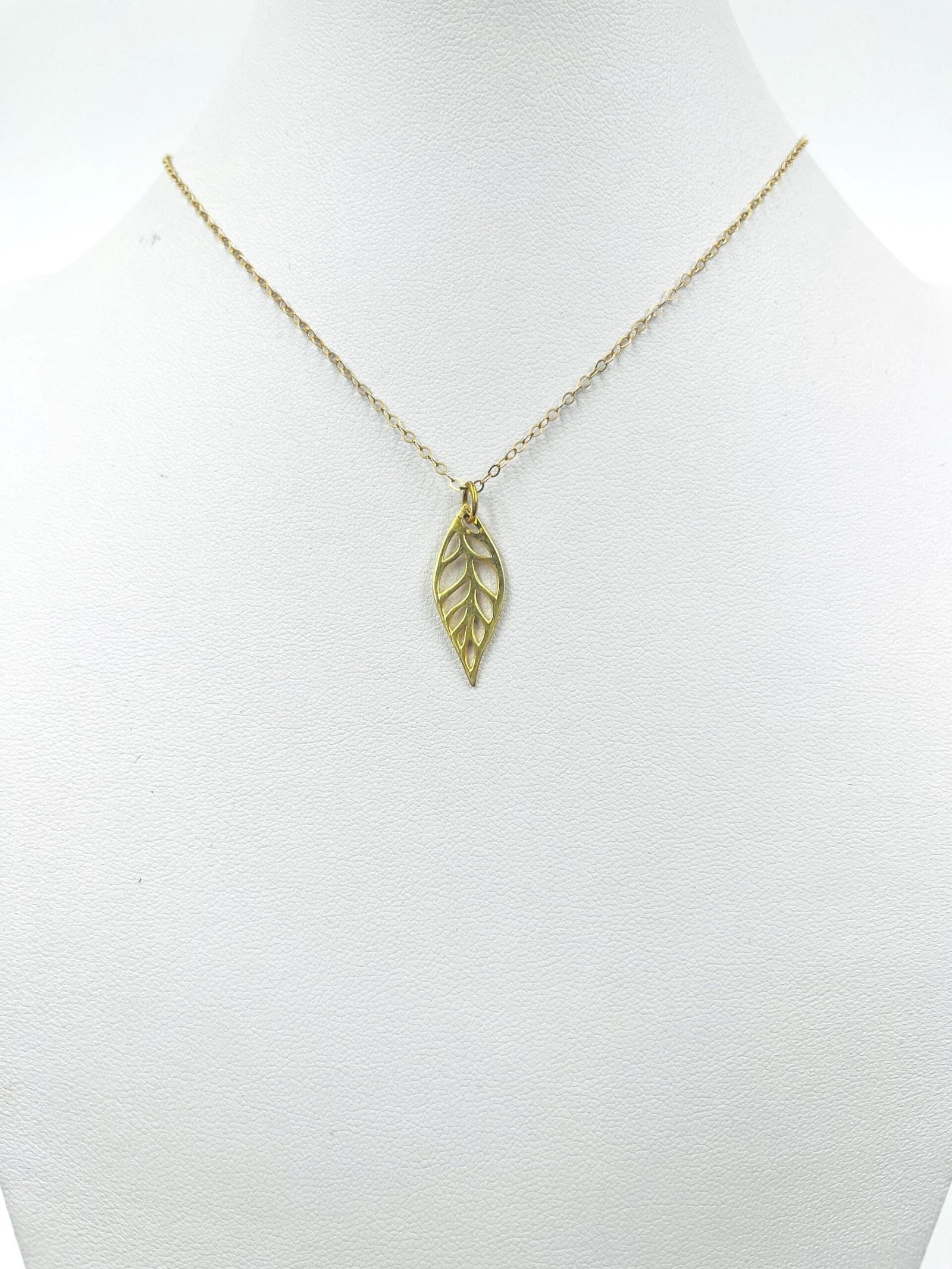 Gold Leaf Pendant Necklace 14K Gold Filled Minimalist Nature Jewelry - Image 6